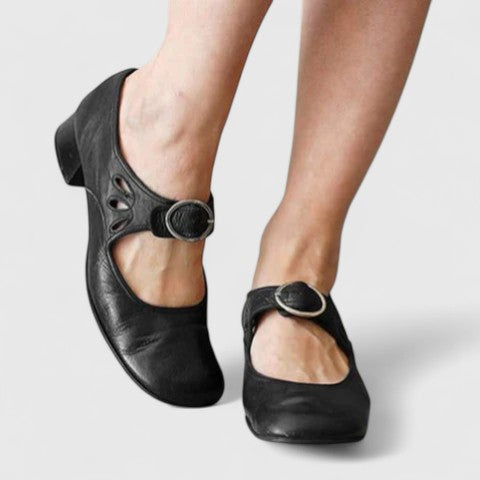 LÉA | RETRO MARY JANES WITH ROUND BUCKLE