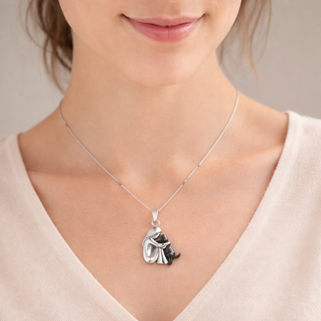 Hug Pendant Necklace