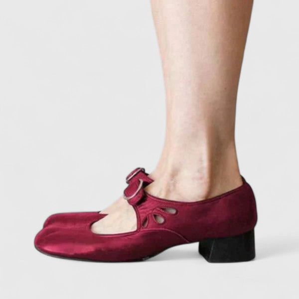 LÉA | RETRO MARY JANES WITH ROUND BUCKLE