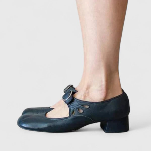 LÉA | RETRO MARY JANES WITH ROUND BUCKLE