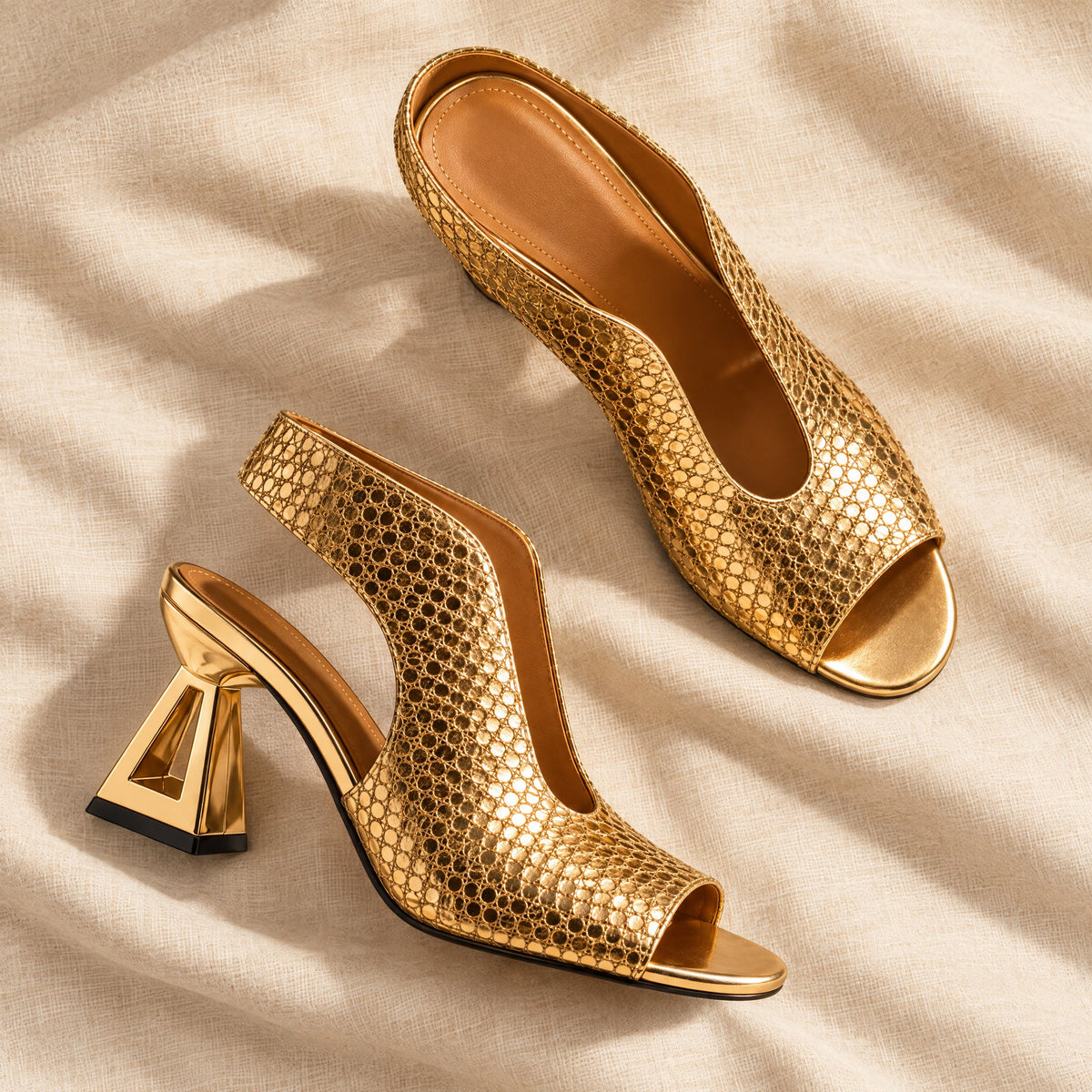 Vittoria Metallic Textured Booties